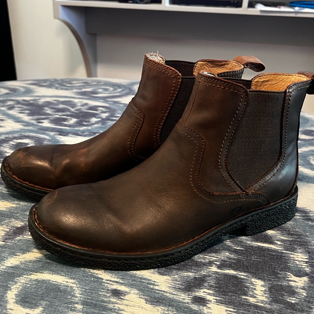 BORN Mens Brown Size 10.5 Leather Pull-on Boots Originally $170 Excellent Cond